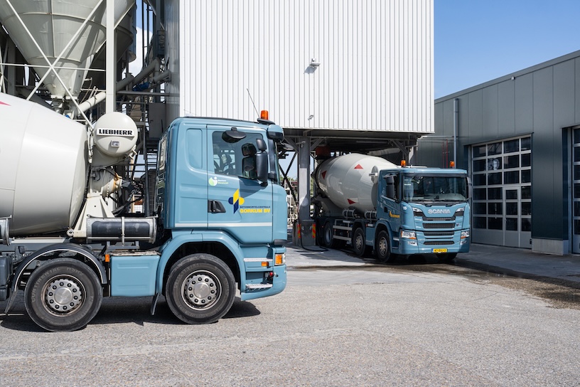 mixers wagens betonstation
